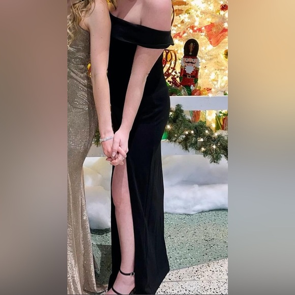 Lulus Enchanting Romantic Off the shoulder Dress - Picture 5 of 5